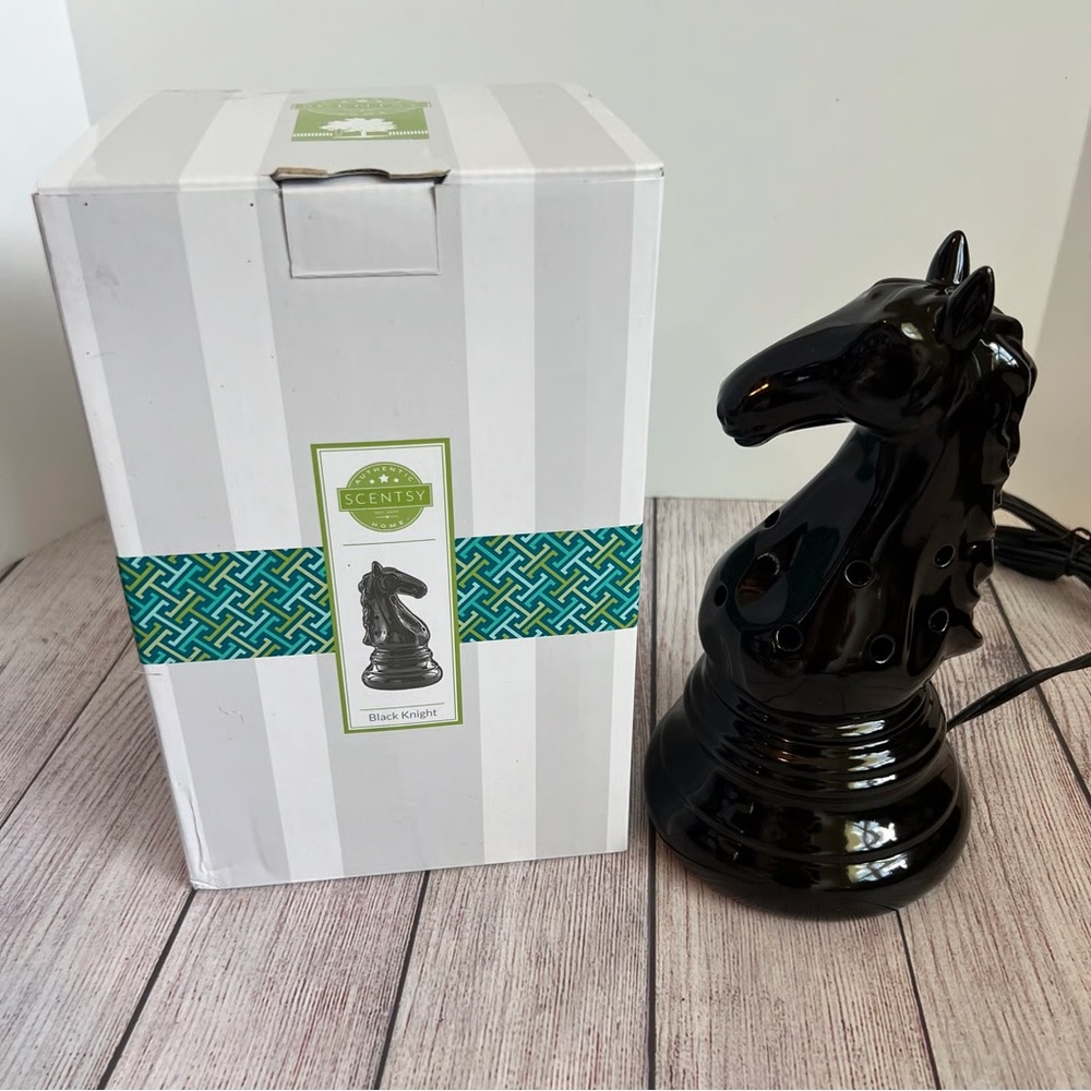 Scentsy Black Knight Warmer
